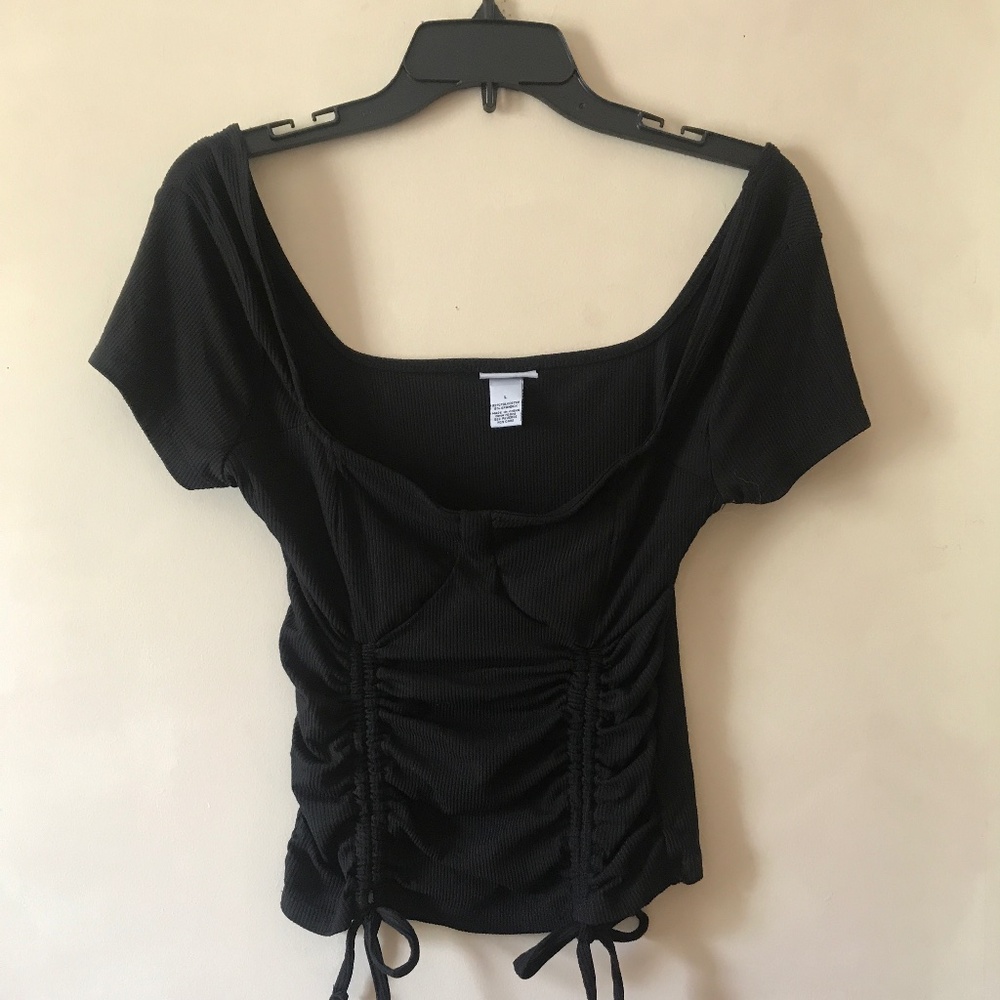 Rue 21 Black Top. Large